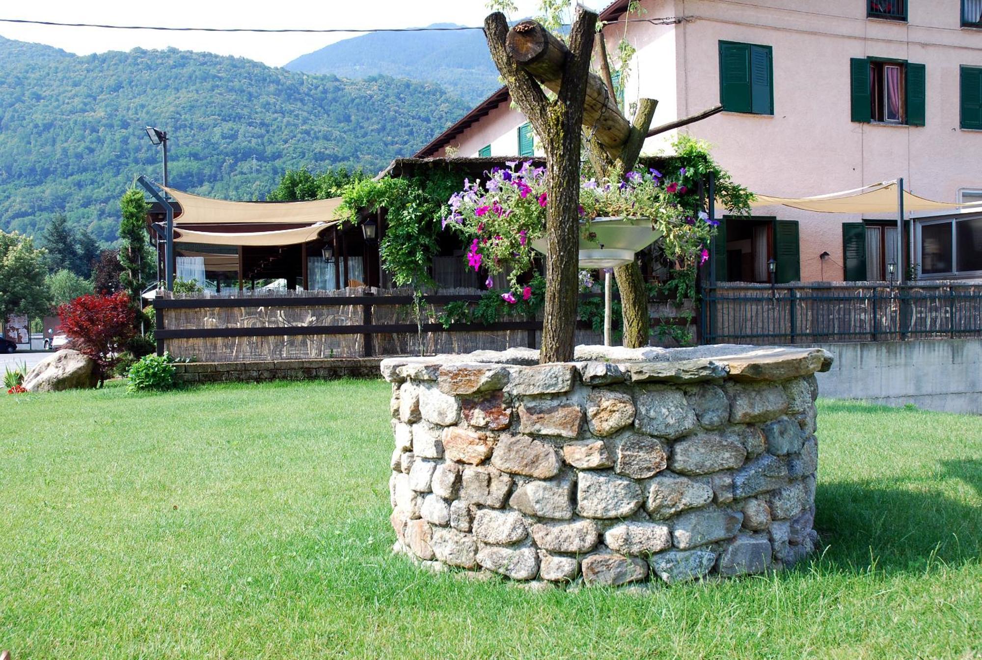 Albergo Baffo Chiuro Exteriör bild